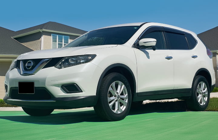 Nissan X-Trail exterior angle – modern and capable SUV for rent in Hokkaido’s scenic regions