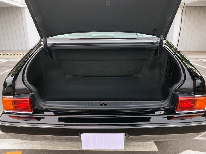 Toyota Century Rental - Sapporo, Niseko, Furano